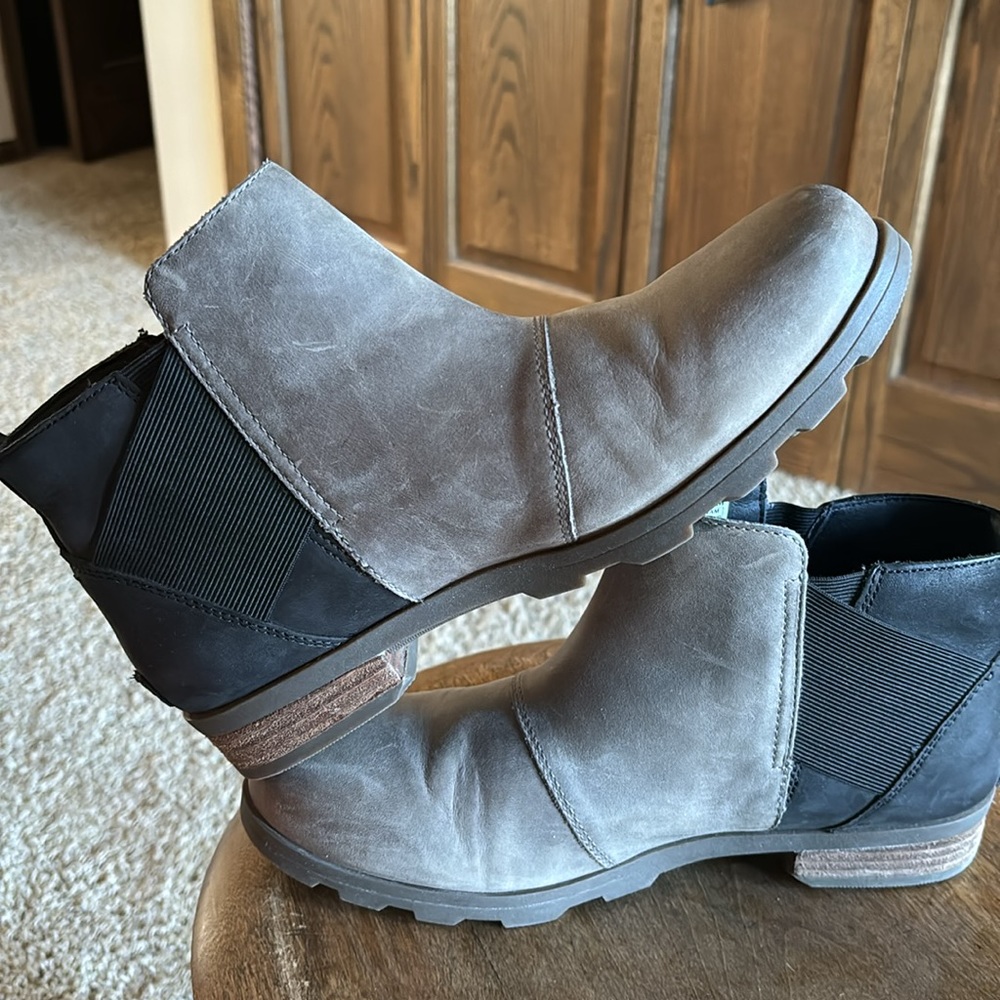 Sorel Gray and Black Ankle Boots